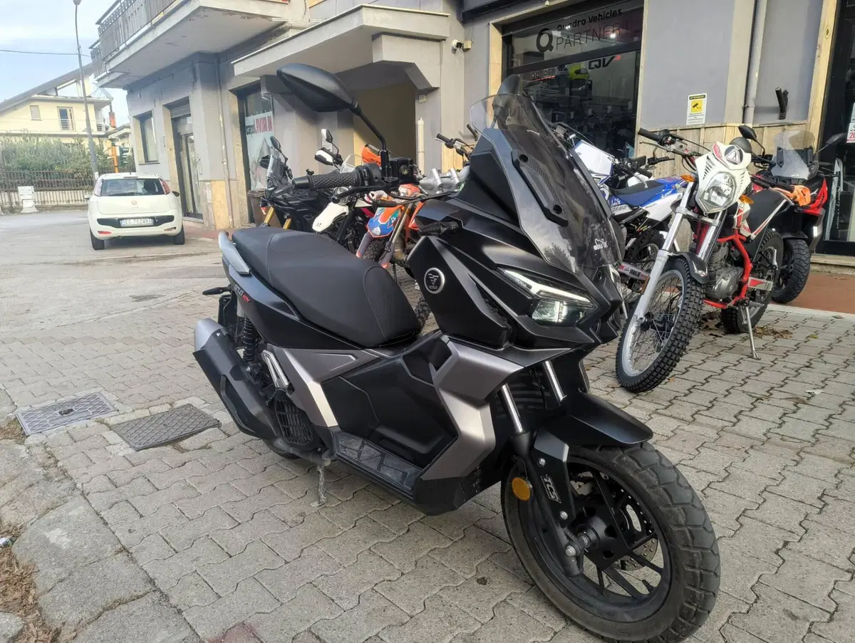Voge Sfida SR1 ADV (2023 - 26) (2)