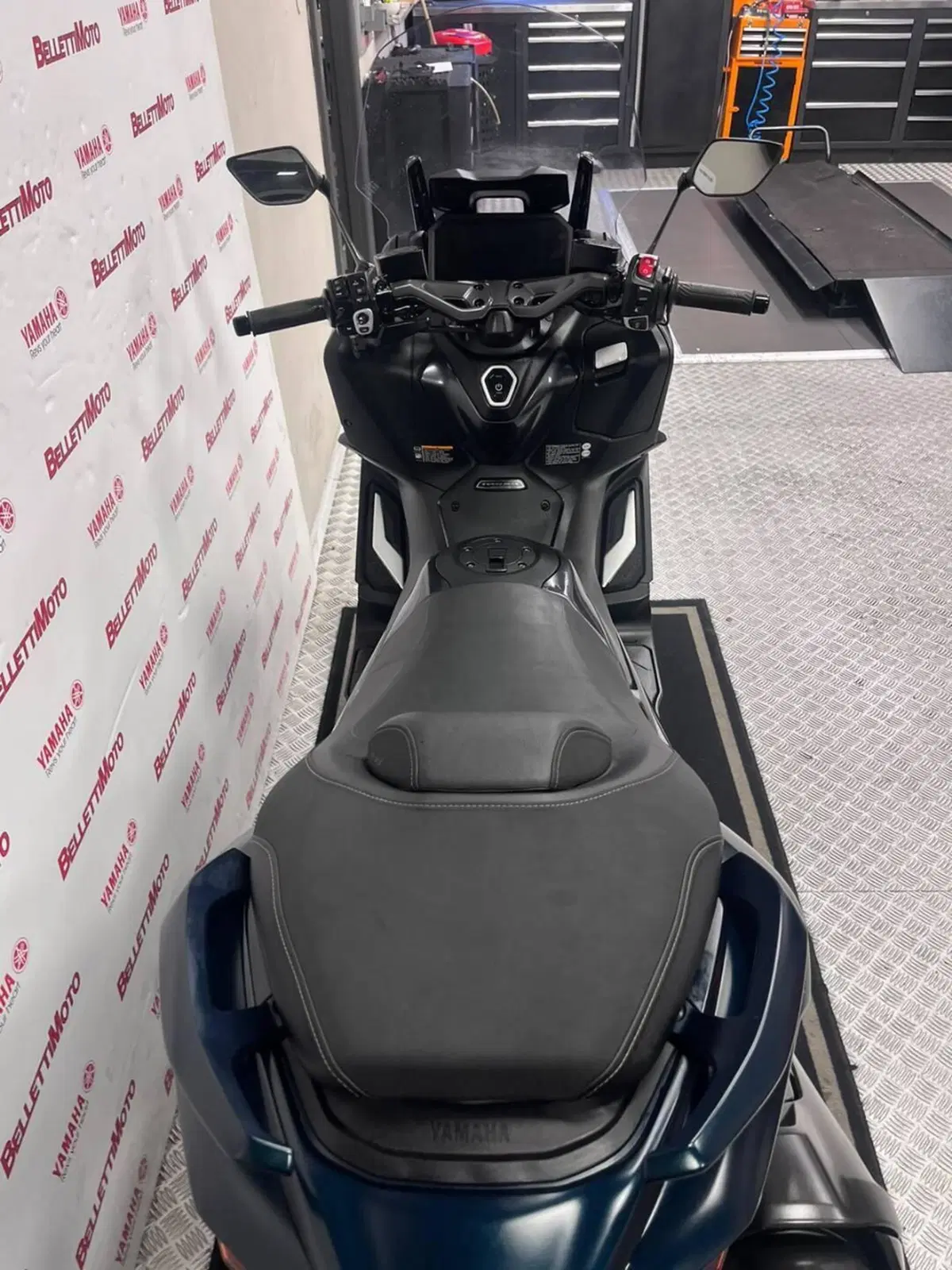 Yamaha T-Max 560 Tech Max (2022 - 24) (7)