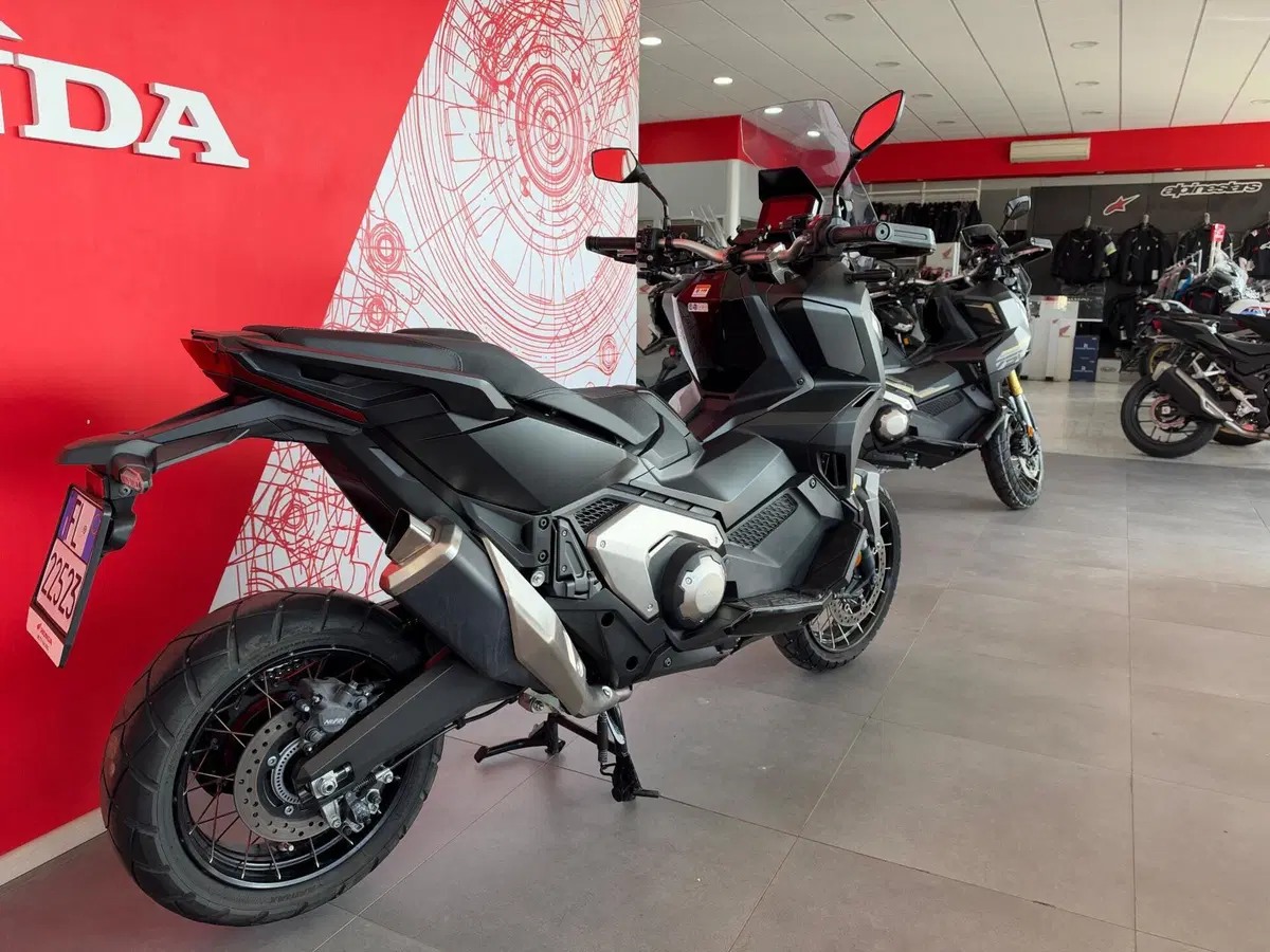 Honda X-ADV 750 DCT (2021 - 24) (2)