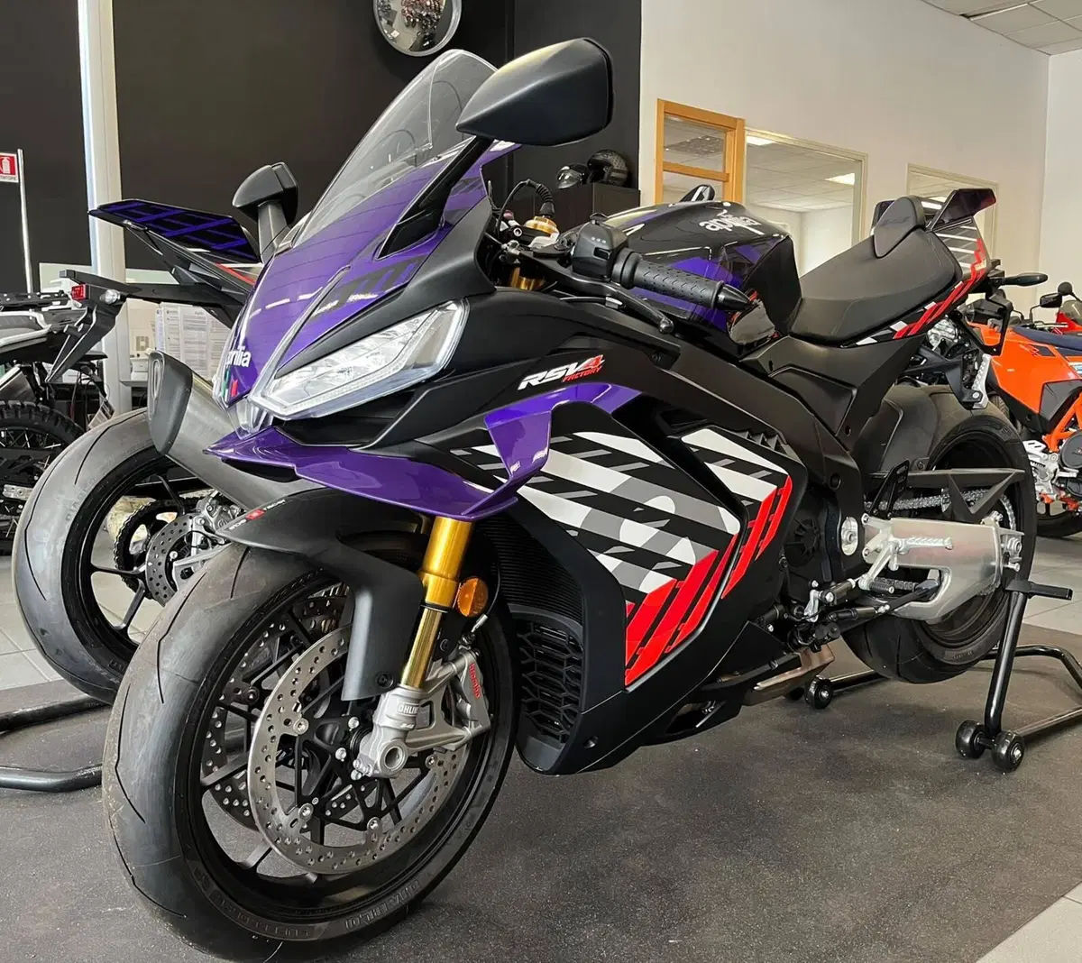 Aprilia RSV4 1100 Factory (2025 - 26) (3)