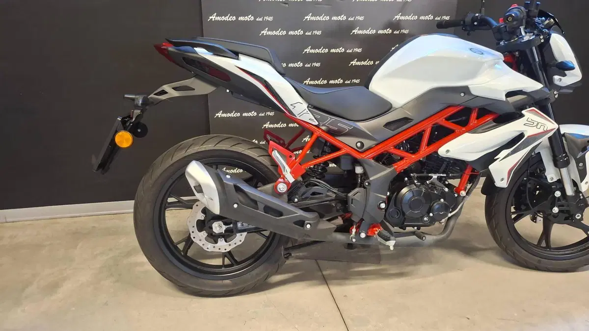 Benelli BN 125 (2021 - 25) (3)