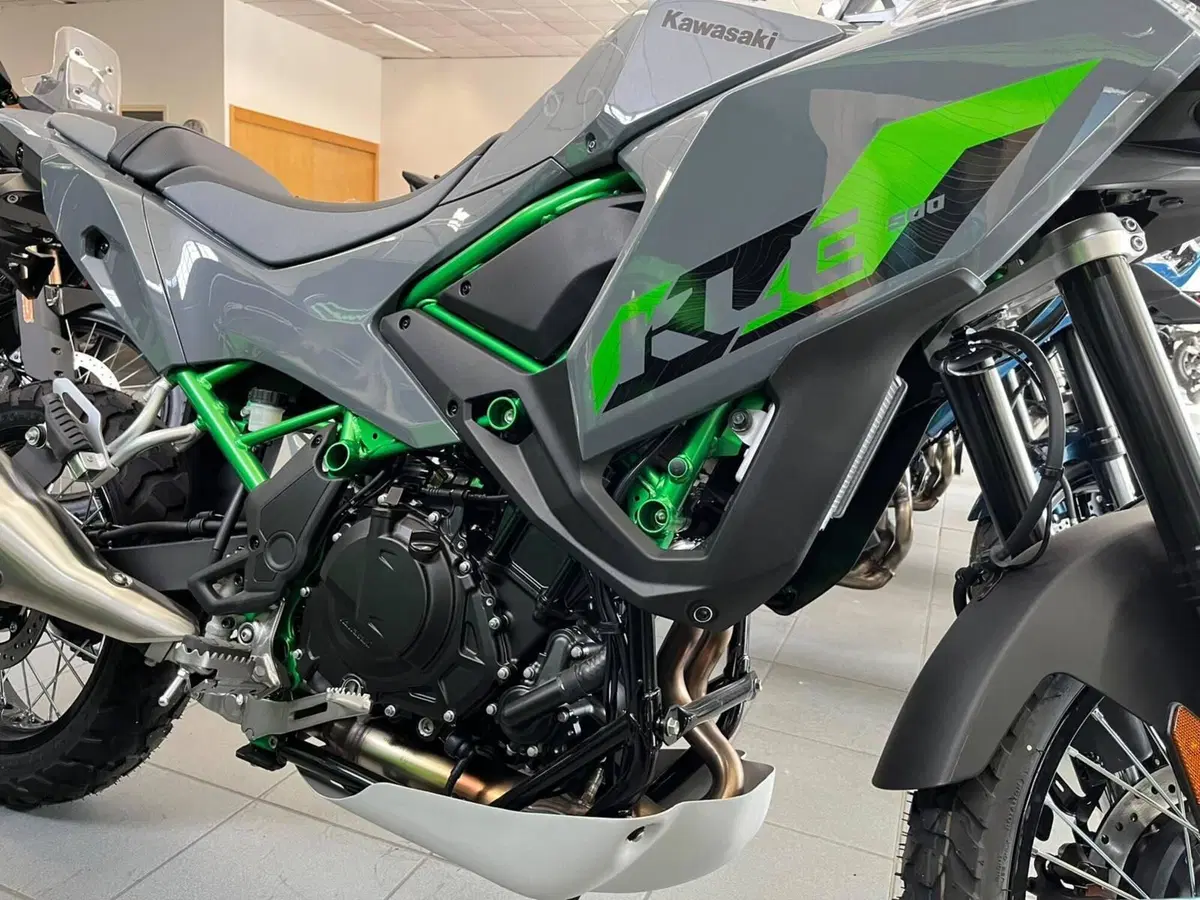 Kawasaki KLE 500 (2026 - 27) (2)