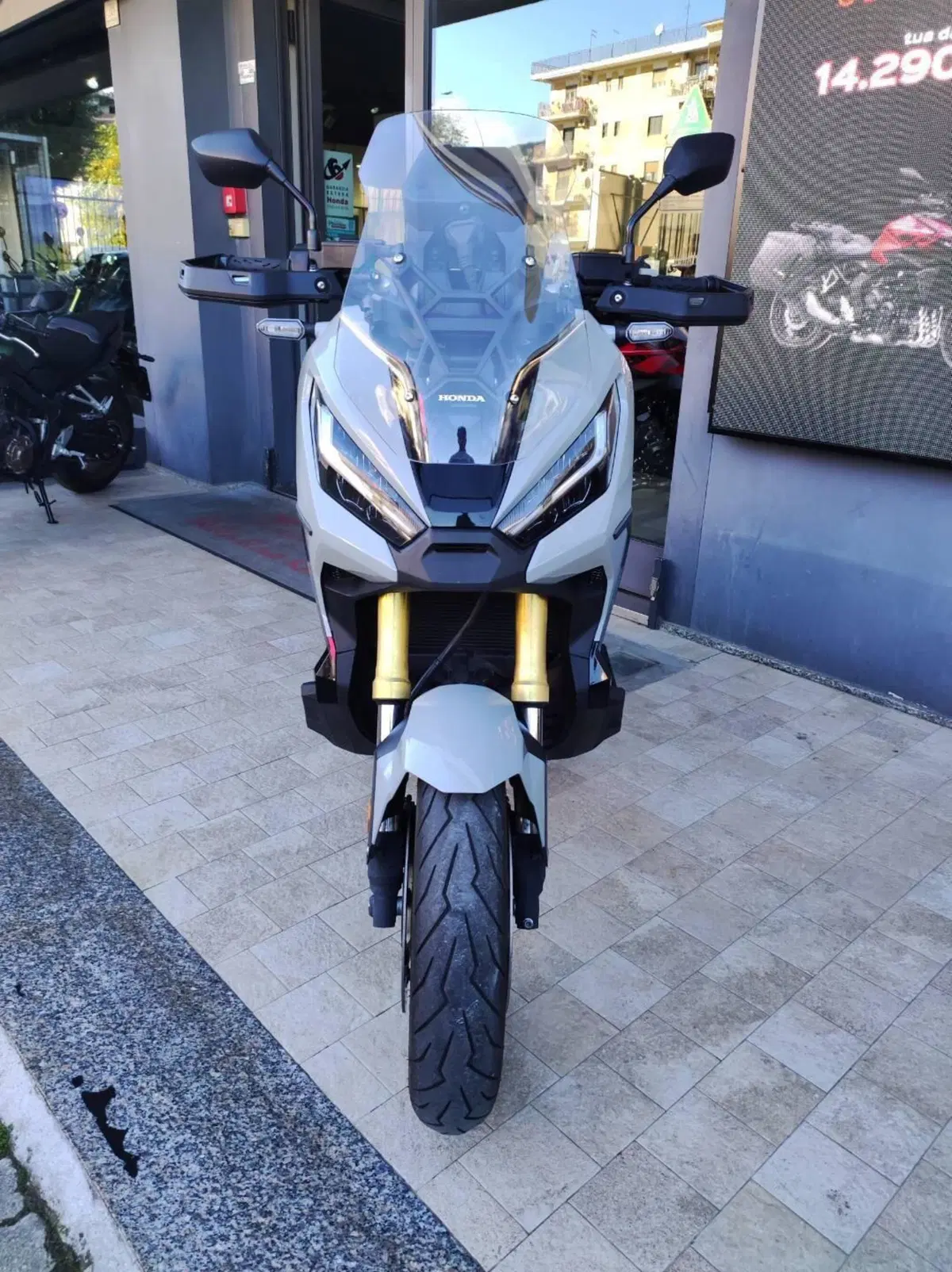 Honda X-ADV 750 DCT (2021 - 24) (2)