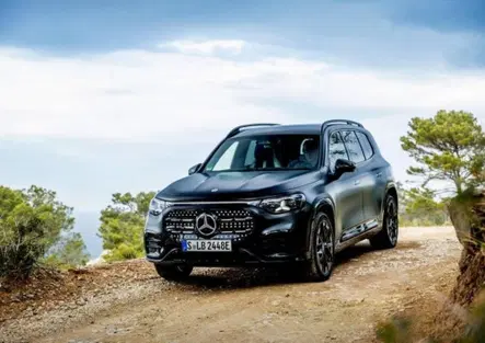 Mercedes-Benz taglia le stime di profitto 2026: la crisi in Cina pesa sui conti