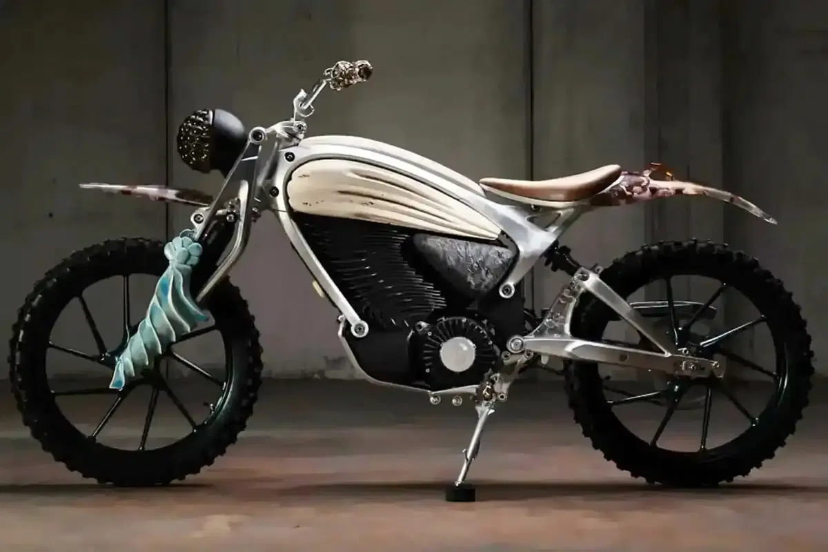 L'arte incontra la mobilità: Royal Enfield Motototem, una scultura su base Flying Flea C6 (4)