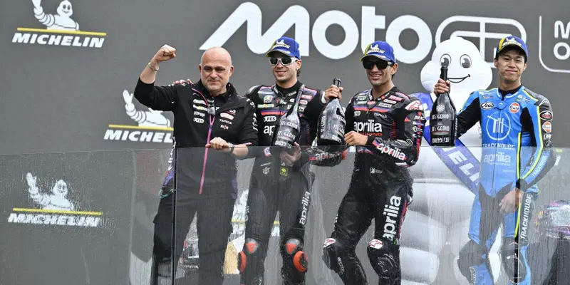 Il podio Aprilia a Le Mans: primo Martin, poi Bez e Ogura