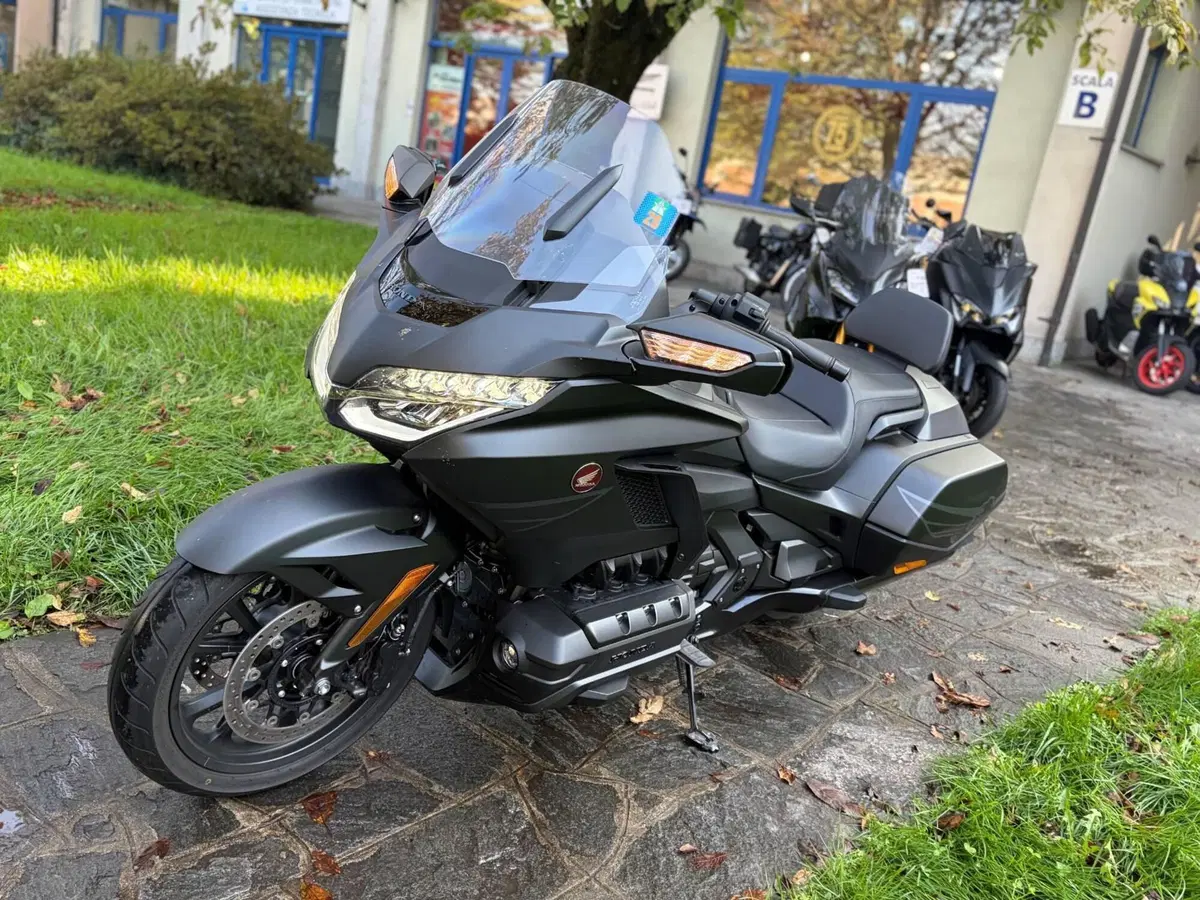 Honda GL 1800 Gold Wing 50° Anniversario (2025 - 26) (2)