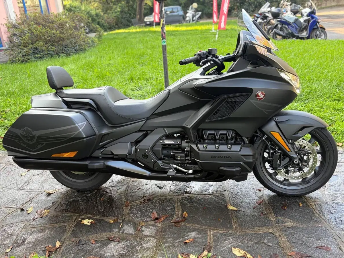Honda GL 1800 Gold Wing 50° Anniversario (2025 - 26) (6)