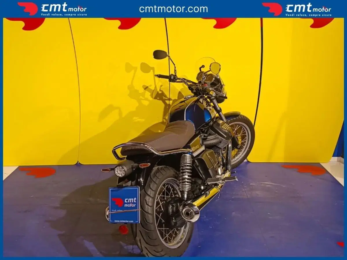 Moto Guzzi V7 Stone Special Edition (2022 - 25) (2)