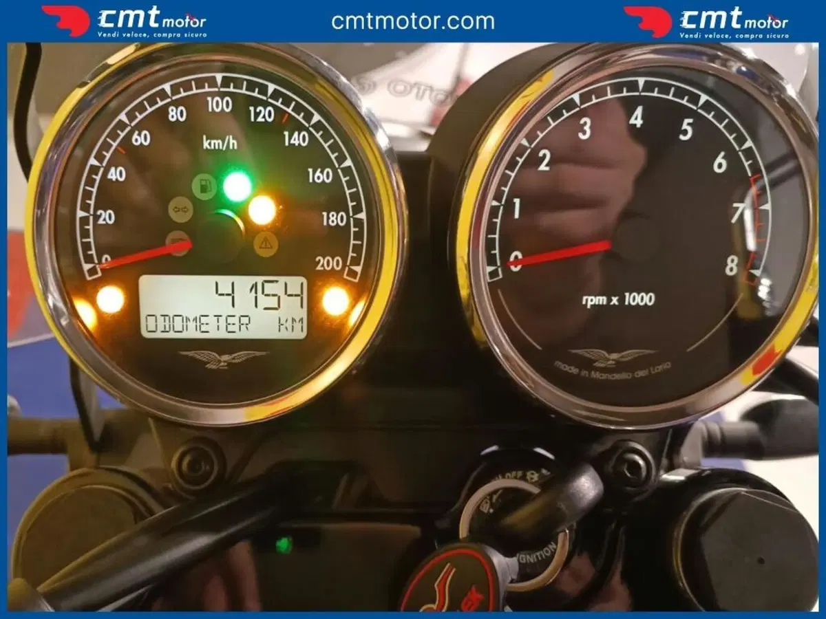 Moto Guzzi V7 Stone Special Edition (2022 - 25) (6)