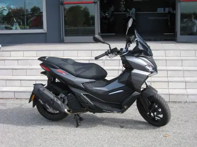 Aprilia SR GT 125 (2025 - 26) usata