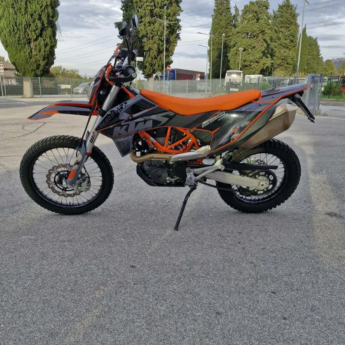 KTM 690 Enduro R (2022 - 25) (3)