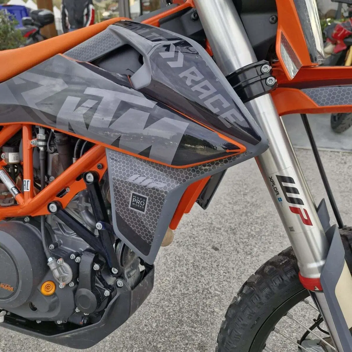 KTM 690 Enduro R (2022 - 25) (9)