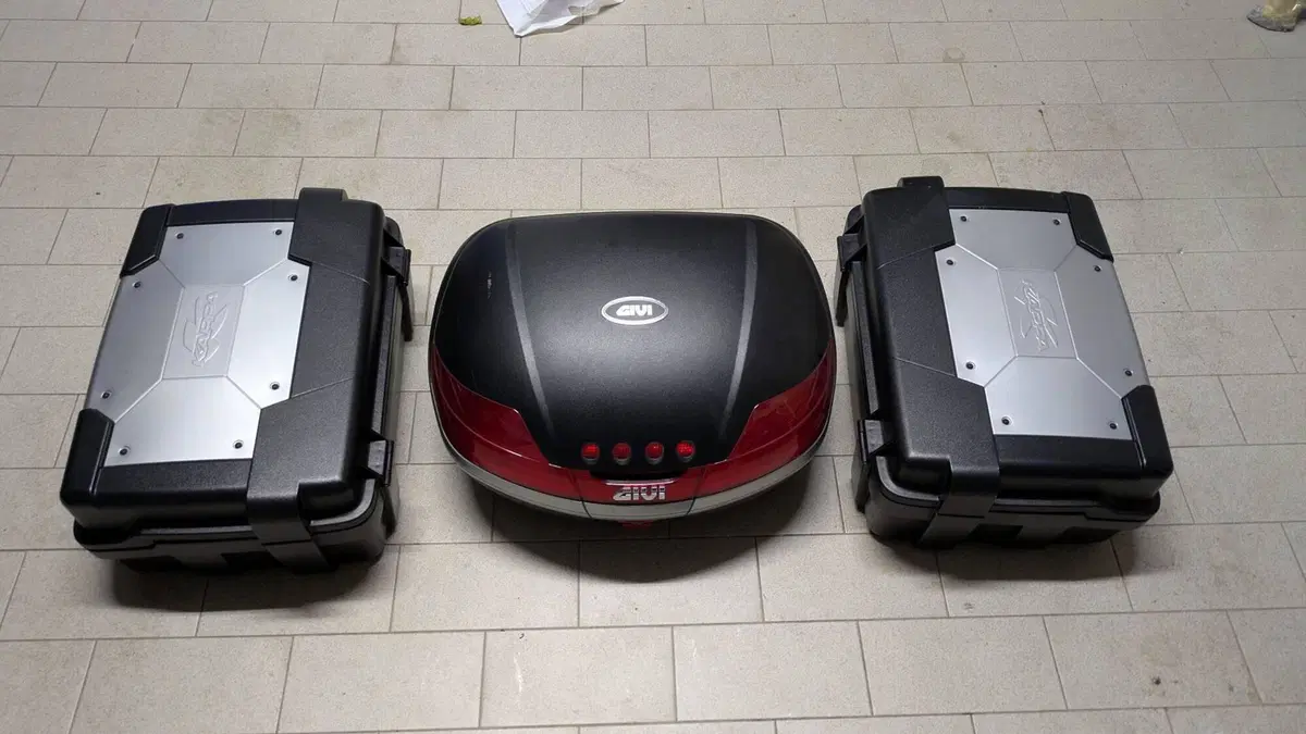 Set Bauletto Givi + 2 Valigie K33 + 2 borse morbid kappa
