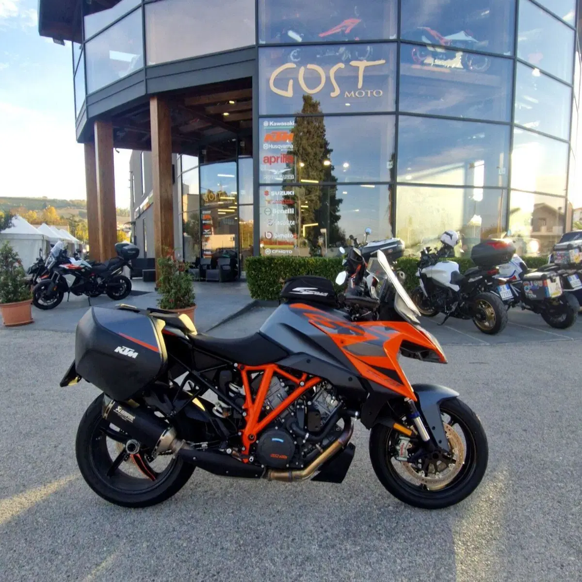 KTM 1290 Super Duke GT (2021 - 25)