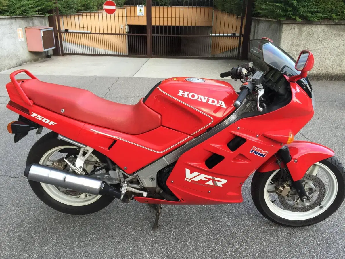 Honda VFR 750 F