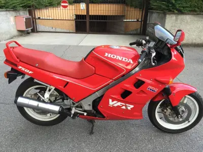 Honda VFR 750 F d'epoca