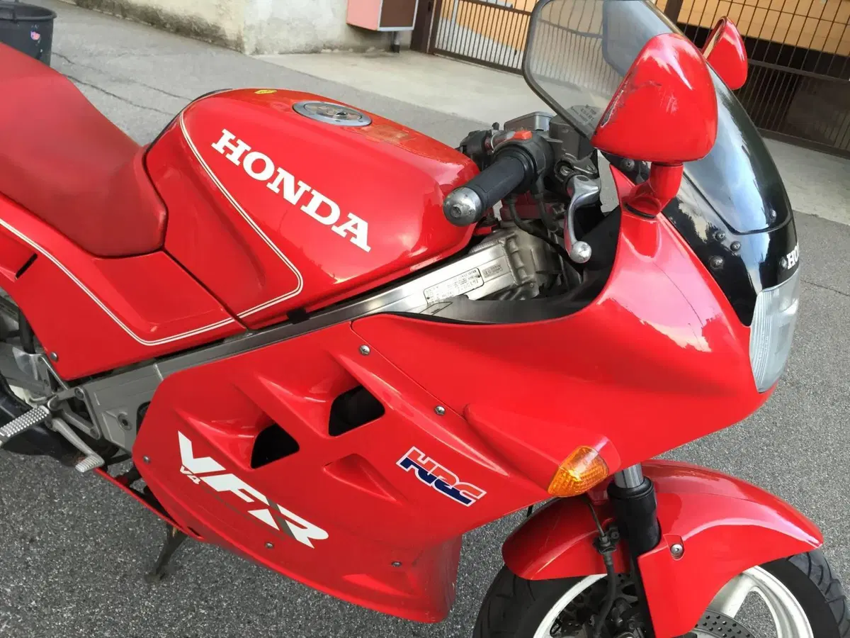 Honda VFR 750 F (6)