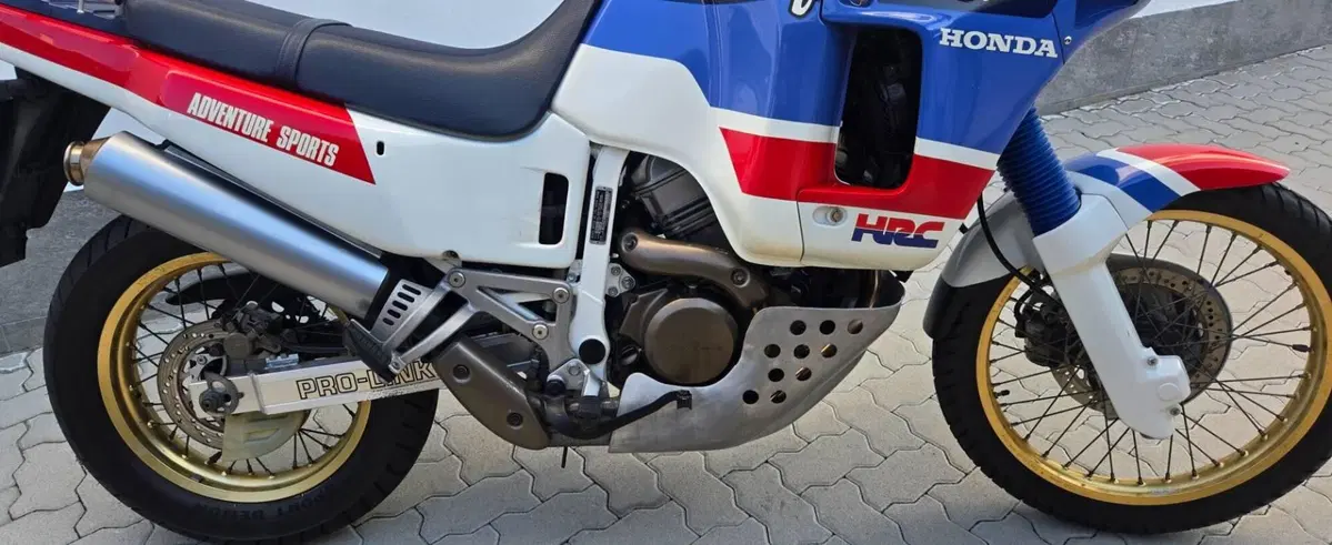 Honda XRV AFRICA TWIN 650 (8)
