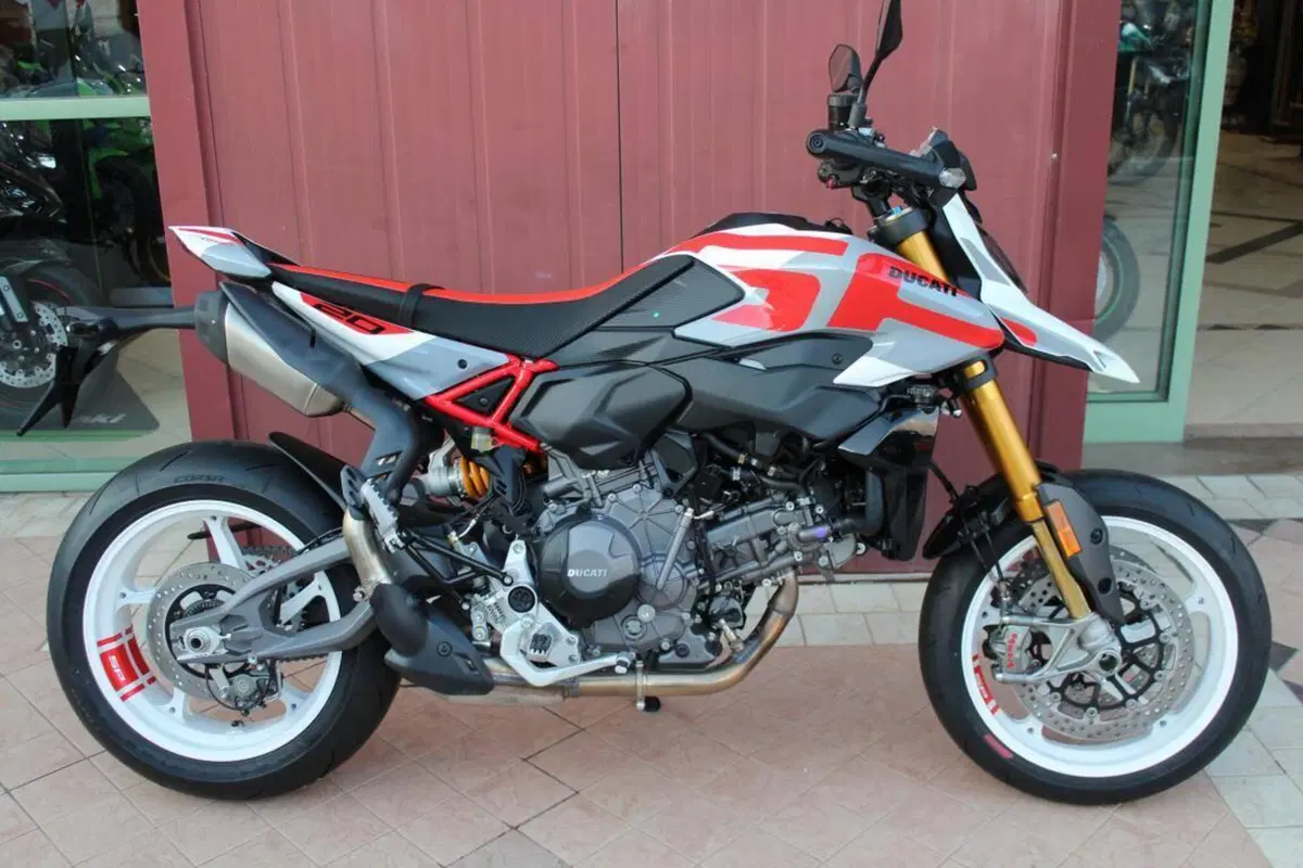 Ducati Hypermotard V2 SP (2026)