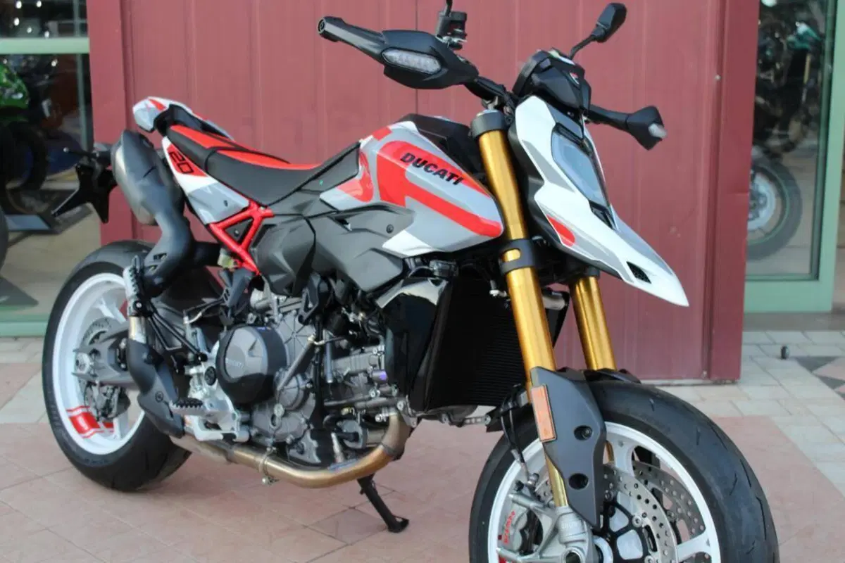 Ducati Hypermotard V2 SP (2026) (2)