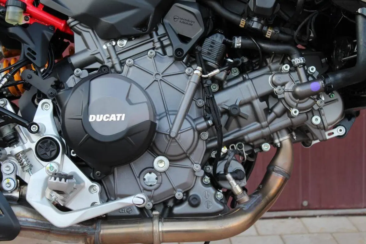 Ducati Hypermotard V2 SP (2026) (5)