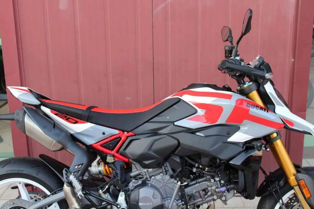 Ducati Hypermotard V2 SP (2026) (10)