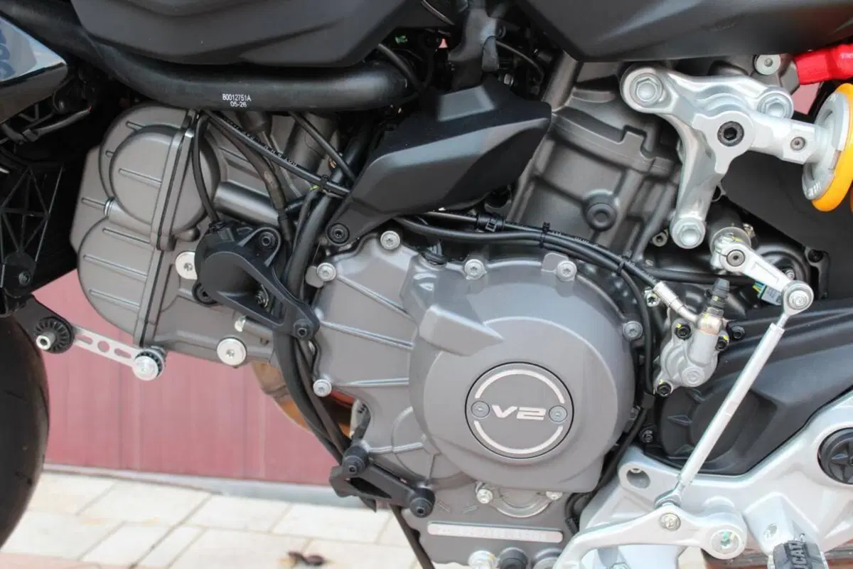 Ducati Hypermotard V2 SP (2026) (11)
