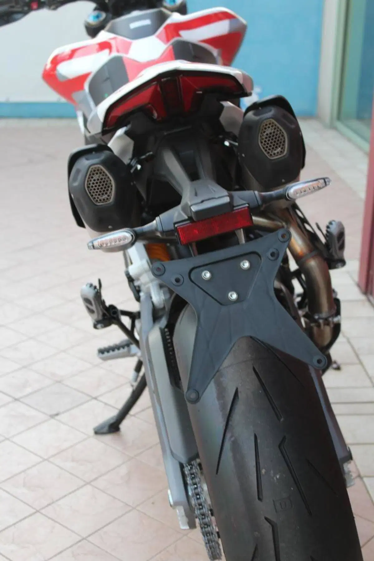 Ducati Hypermotard V2 SP (2026) (12)