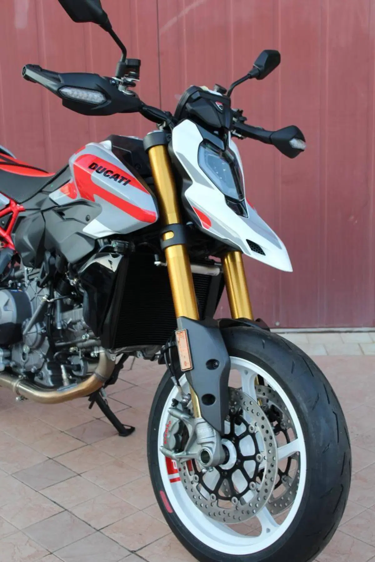 Ducati Hypermotard V2 SP (2026) (14)
