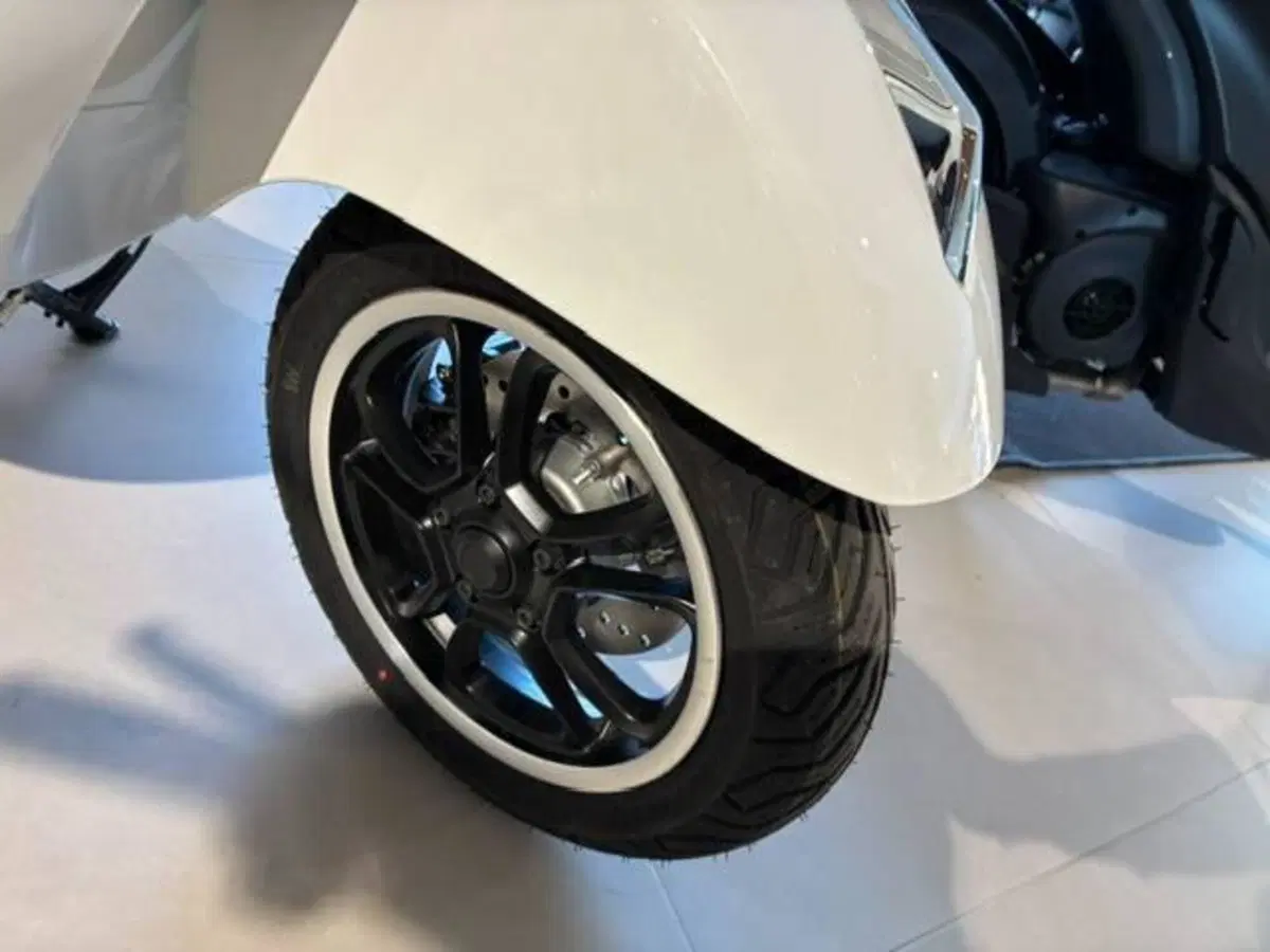 Vespa GTS 310 Super (2025 - 26) (3)