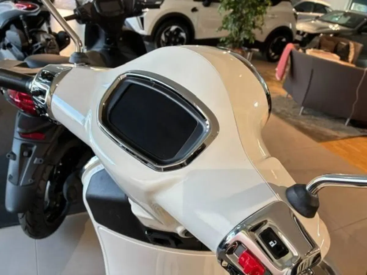 Vespa GTS 310 Super (2025 - 26) (5)