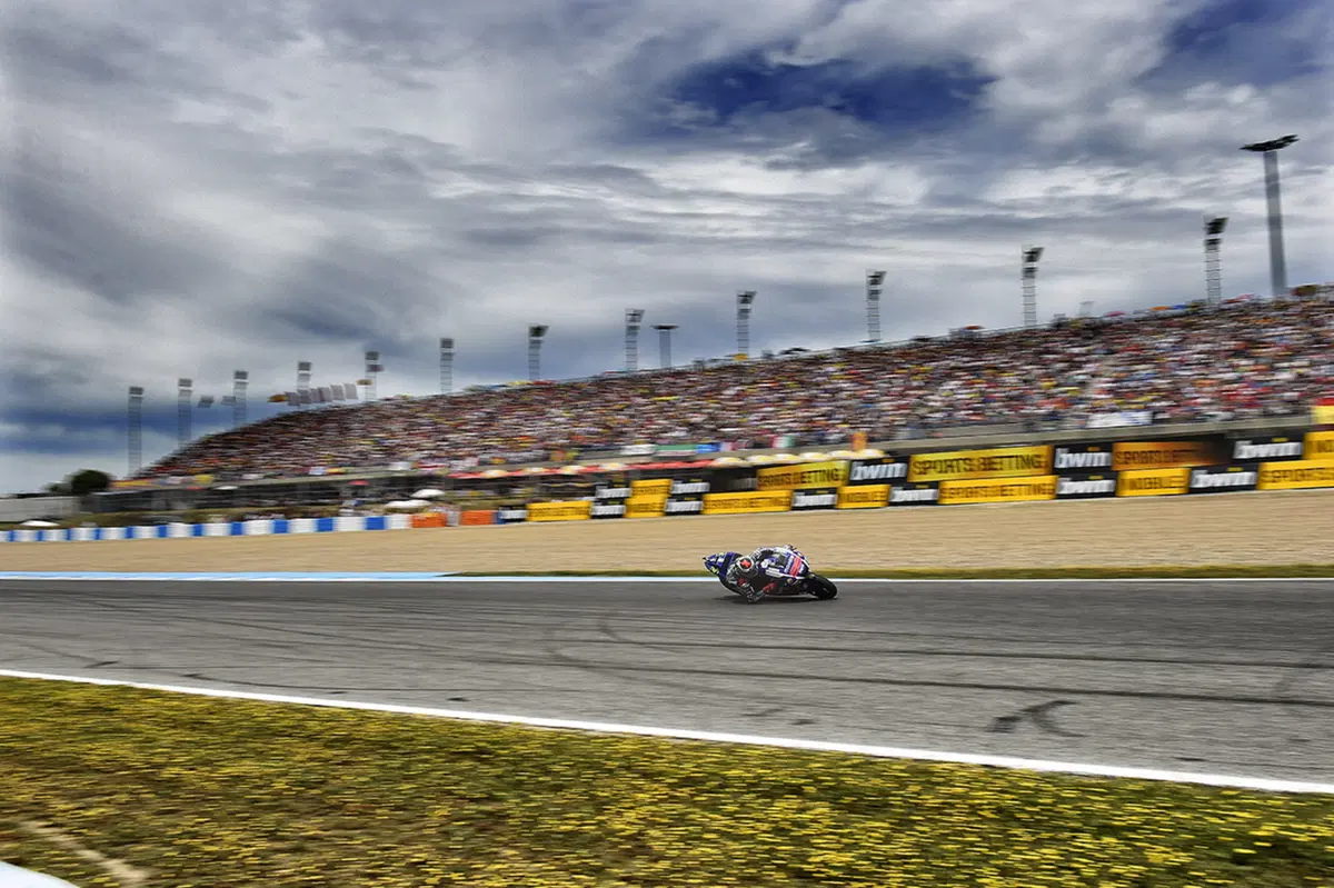 MotoGP. Le foto più spettacolari del GP di Spagna (7)
