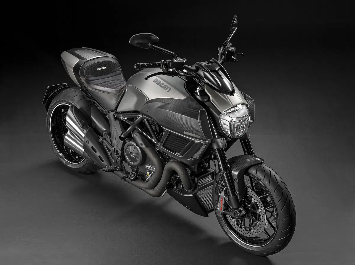 Ducati Diavel Titanium. Ora disponibile nei concessionari (2)