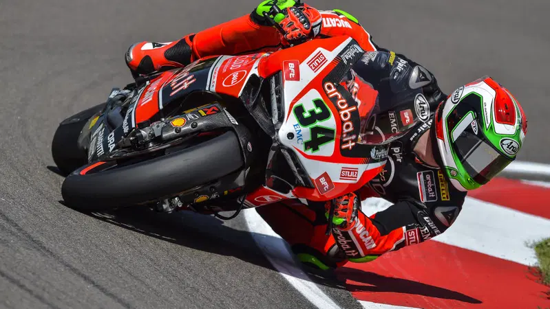 SBK 2015 Imola. Giugliano chiude in testa le FP3 