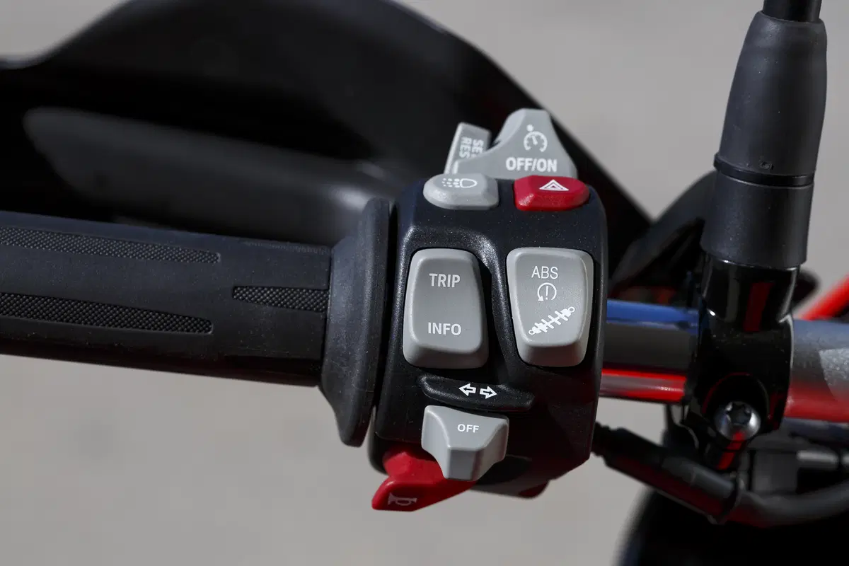 BMW S 1000 XR (3)