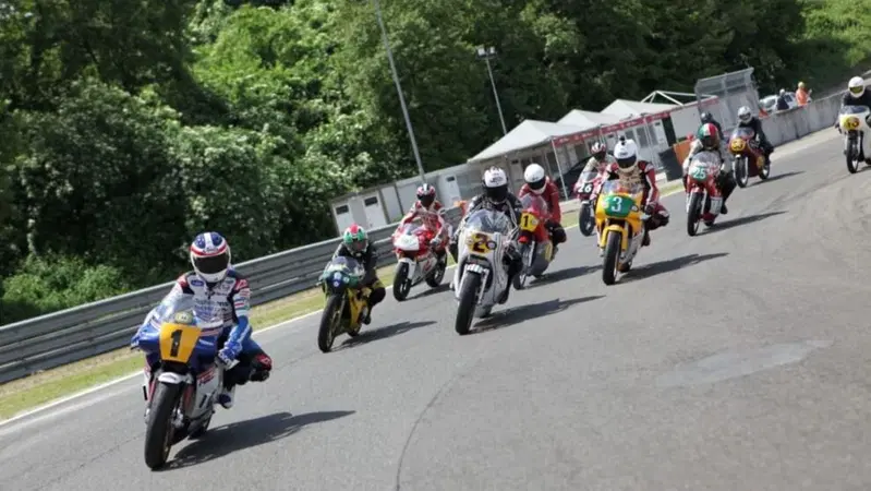 La "Parata dei Campioni" all'ASI Moto Show di Varano