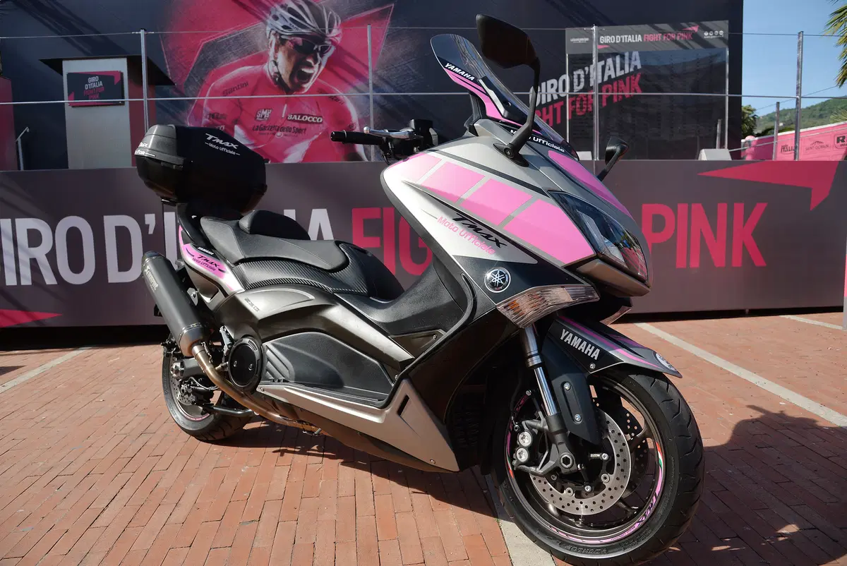 Yamaha TMAX: maxiscooter del Giro d'Italia 2015 (4)