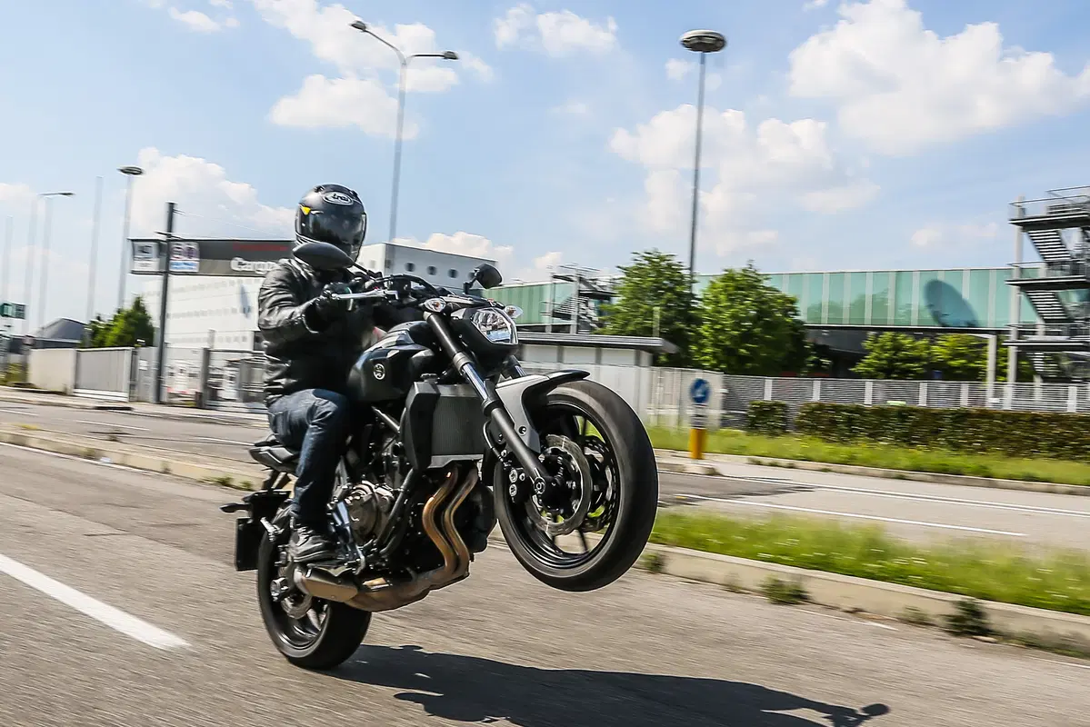 Yamaha MT-07 (2)