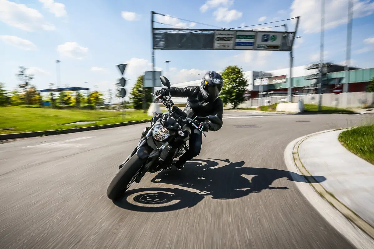 Yamaha MT-07 (3)