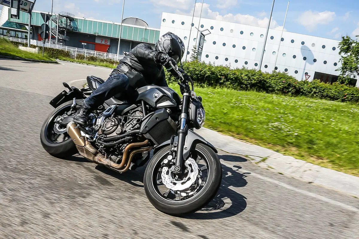 Yamaha MT-07 (4)