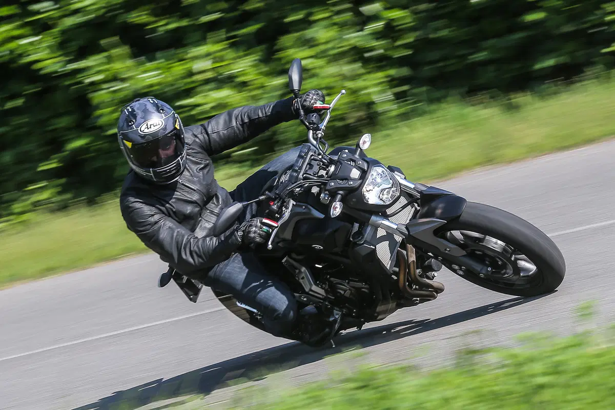 Yamaha MT-07 (8)