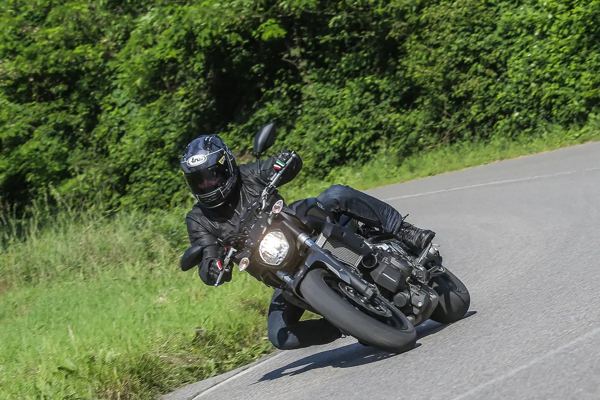 Yamaha MT-07 (10)