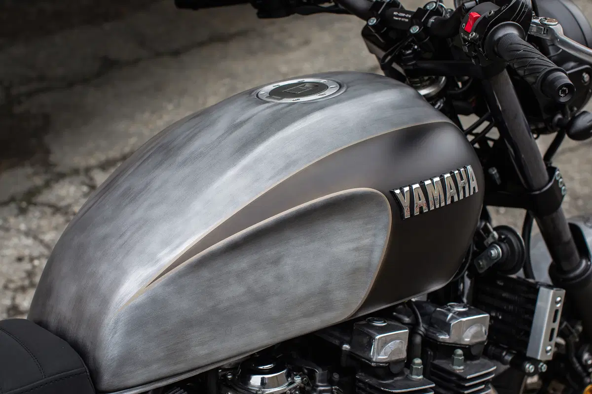 Yamaha XJR 1200 “La Ruvida” by Deus (4)