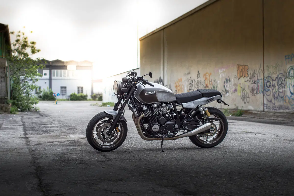 Yamaha XJR 1200 “La Ruvida” by Deus (18)