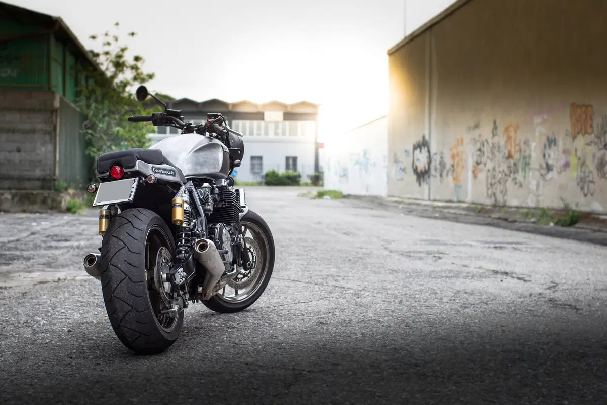Yamaha XJR 1200 “La Ruvida” by Deus (19)