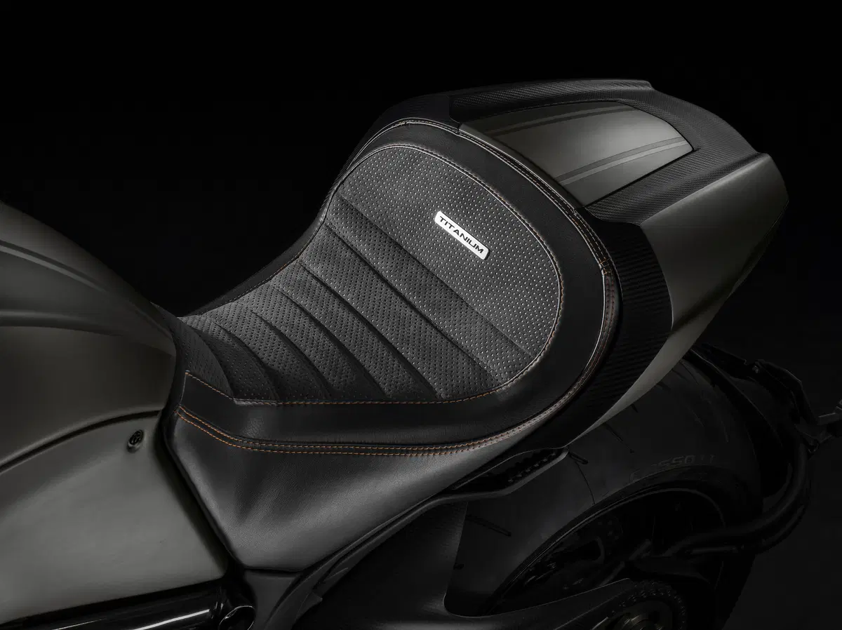 Diavel Titanium, un’edizione speciale per palati fini