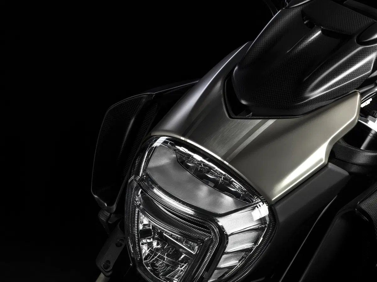 Diavel Titanium, un’edizione speciale per palati fini (11)