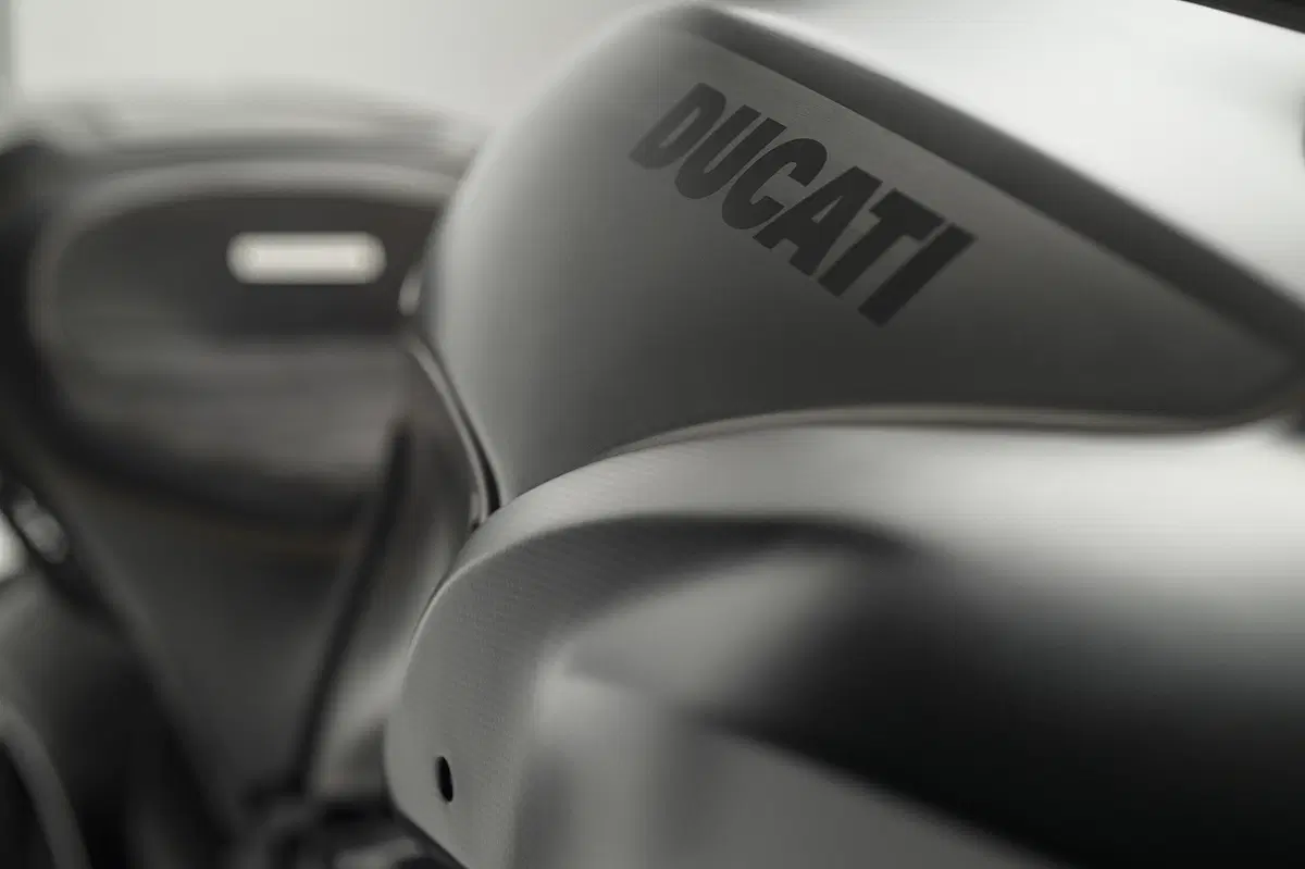 Diavel Titanium, un’edizione speciale per palati fini (16)