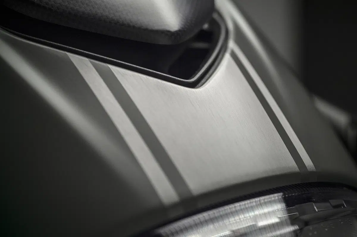 Diavel Titanium, un’edizione speciale per palati fini (17)